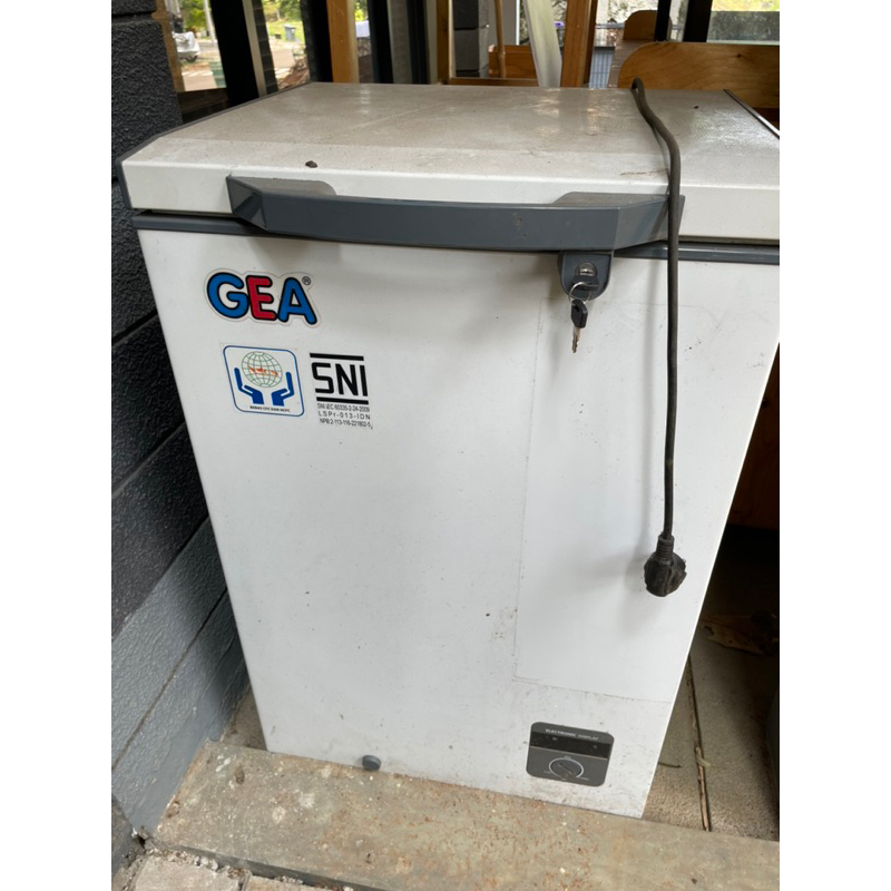 SECOND Freezer GEA AB 108 R Chest Freezer Box 108 Liter Lemari pembeku bekas