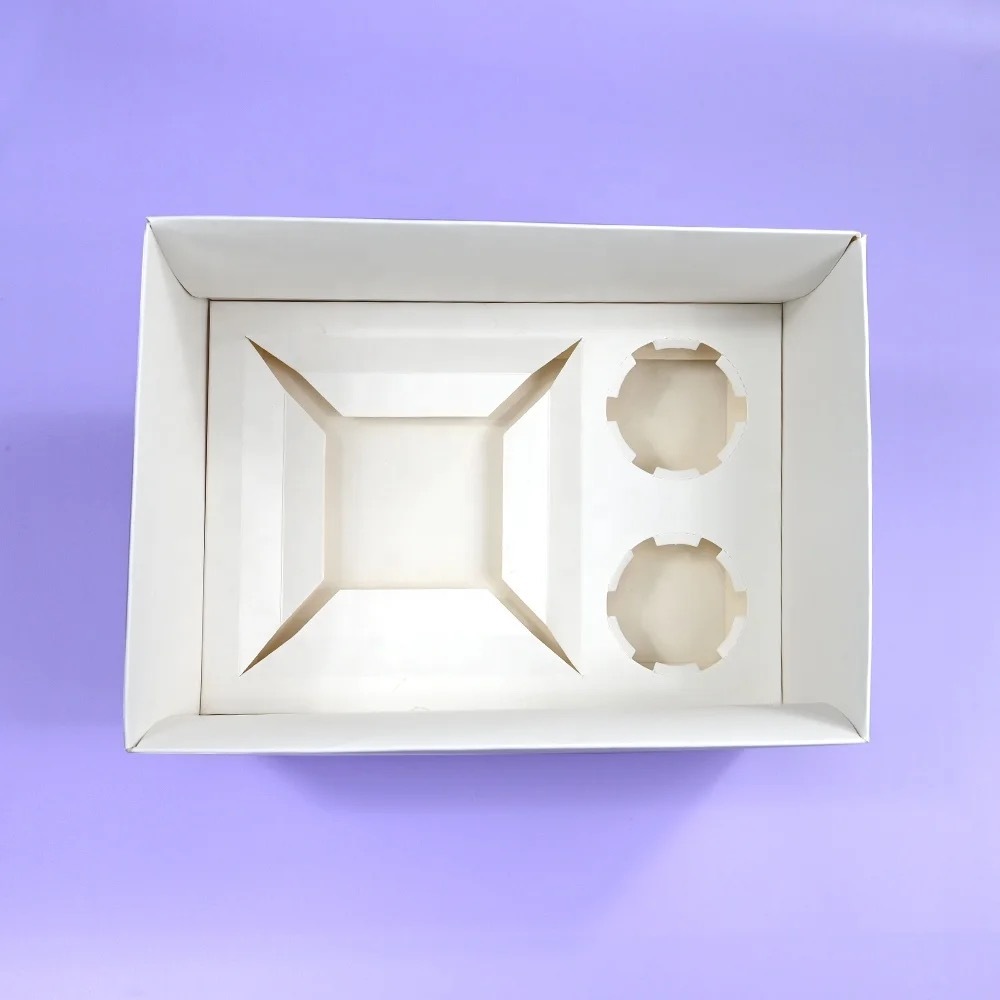 

BOX KUE BENTO + 2 CUPCAKE box packaging kue ulang tahun hampers bingkisan pastry natal lebaran