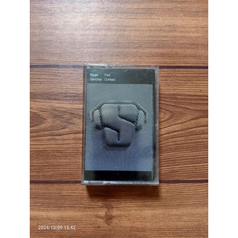 Kaset ROGER SANCHEZ First Contact