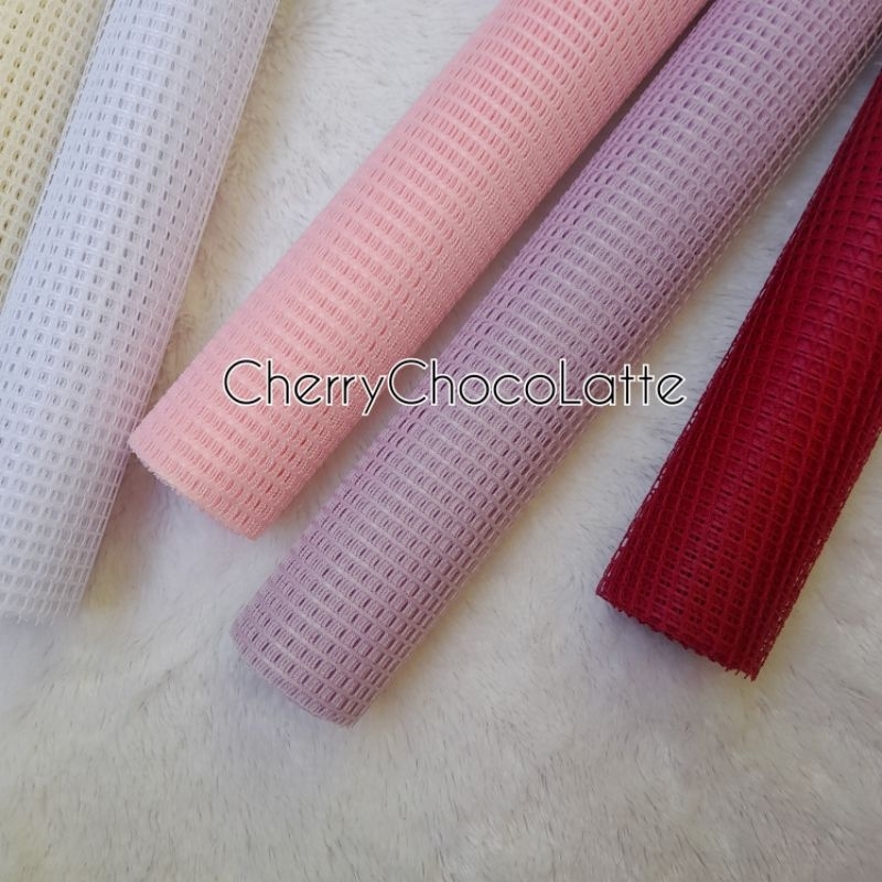 

RB [ 1 Roll / 50 Cm x 5 Yard ] Korea Square Polynet Mesh Roll / Kain Pembungkus Bunga / Flower Wrapp