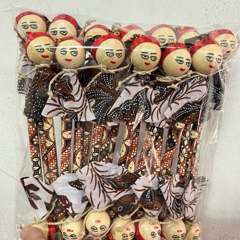 

ART M9X6 Pensil Kayu Boneka Khas Jogja Kodian isi 2pcs oleh oleh souvenir Yogyakarta