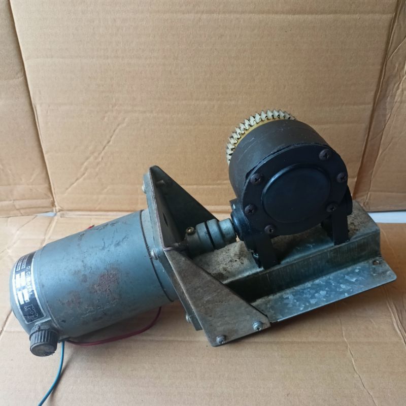 motor dc 220V