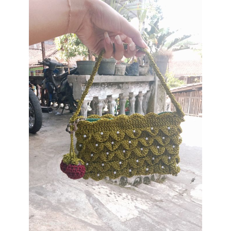 Tas Rajut Crocodile Tali Pendek Mutiara