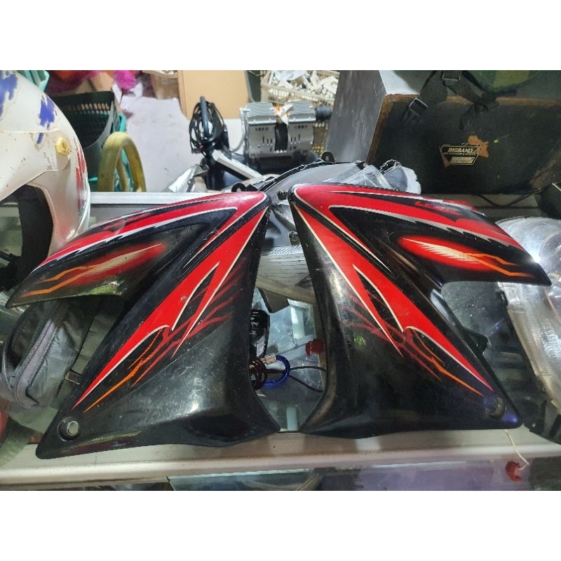COVER TANGKI SAYAP VIXION OLD ORIGINAL