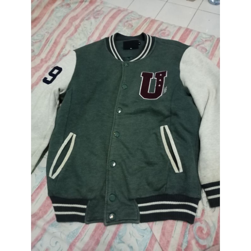 VARSITY UGIZ WARNA JOTOL