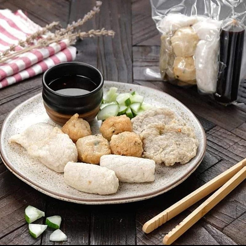 

Pempek Palembang Asli 10 Pcs Campur
