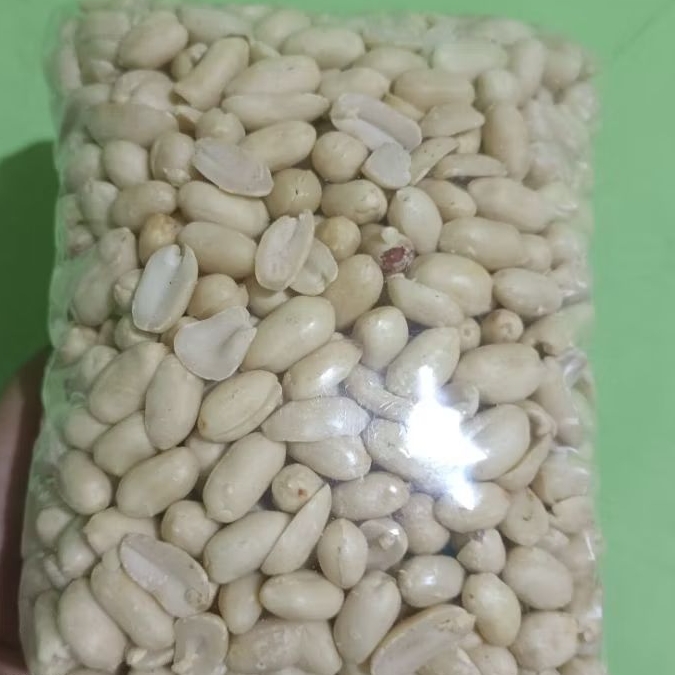 

kacang tanah kupas super jumbo/gede kemasan 1 Kg