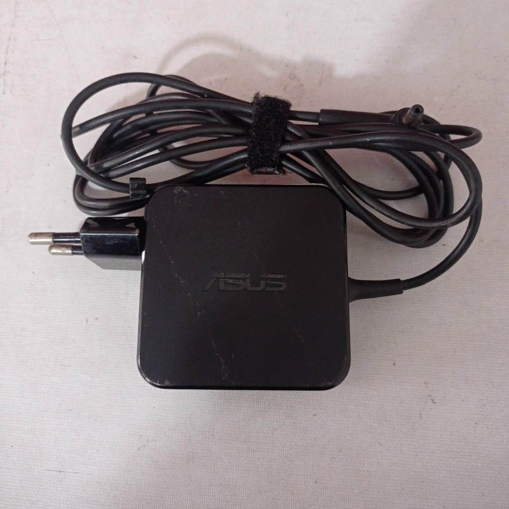 Adaptor Charger OriginaL Laptop Asus X441U X441N X441 X441S Bekas 19