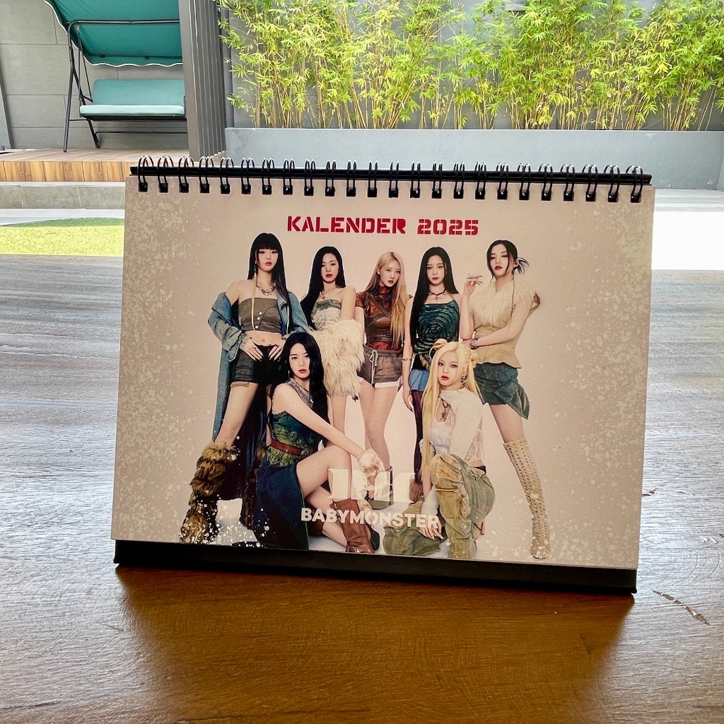 

KALENDER MEJA 2025, ALAS HARDCOVER PREMIUM QUALITY BISA CUSTOM PAKAI FOTO PRIBADI
