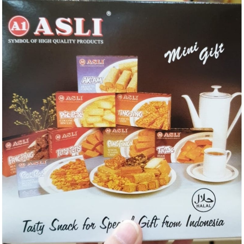 

READY PROMO 02.02 MINI GIFT ASLI A1 TASTY SNACK FOR SPECIAL GIFT FROM INDONESIA/ KEMASAN PARCEL GIFT OLEH OLEH KHAS MEDAN 1PAKET MINI GIFT ISI 5KOTAK AK AM /TENGTENG/TINGTING/PANGPANG/POCPOC PEANUT CANDY ASLI A1 ENAK MUTU TERJAMIN DAN HALAL 100%