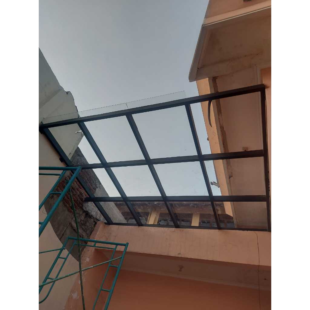 Kanopi kaca rangka besi atap kaca clear tempered