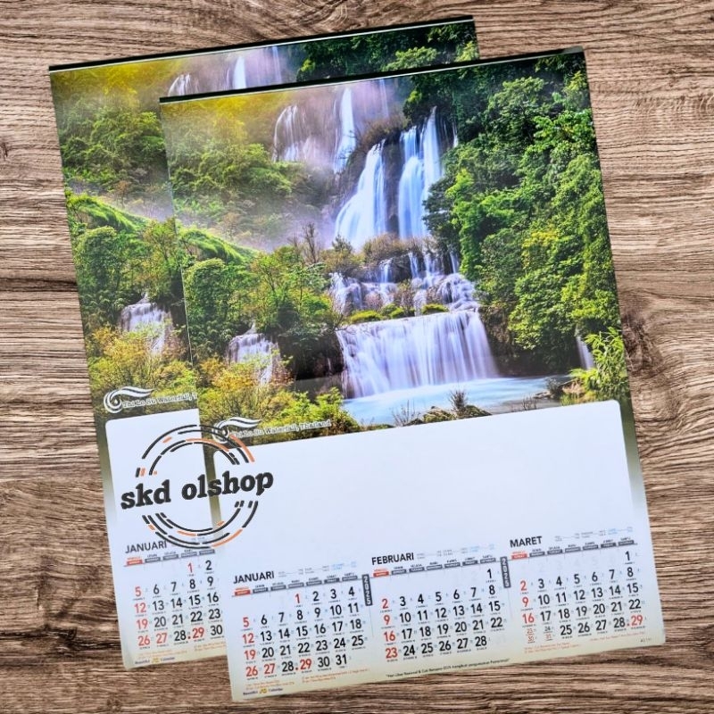 

kalender tahun 2025 gambar air terjun Ao 111 ukuran 38x54 cm 4 lembar x 3 bulan(terima castume cetak merek)