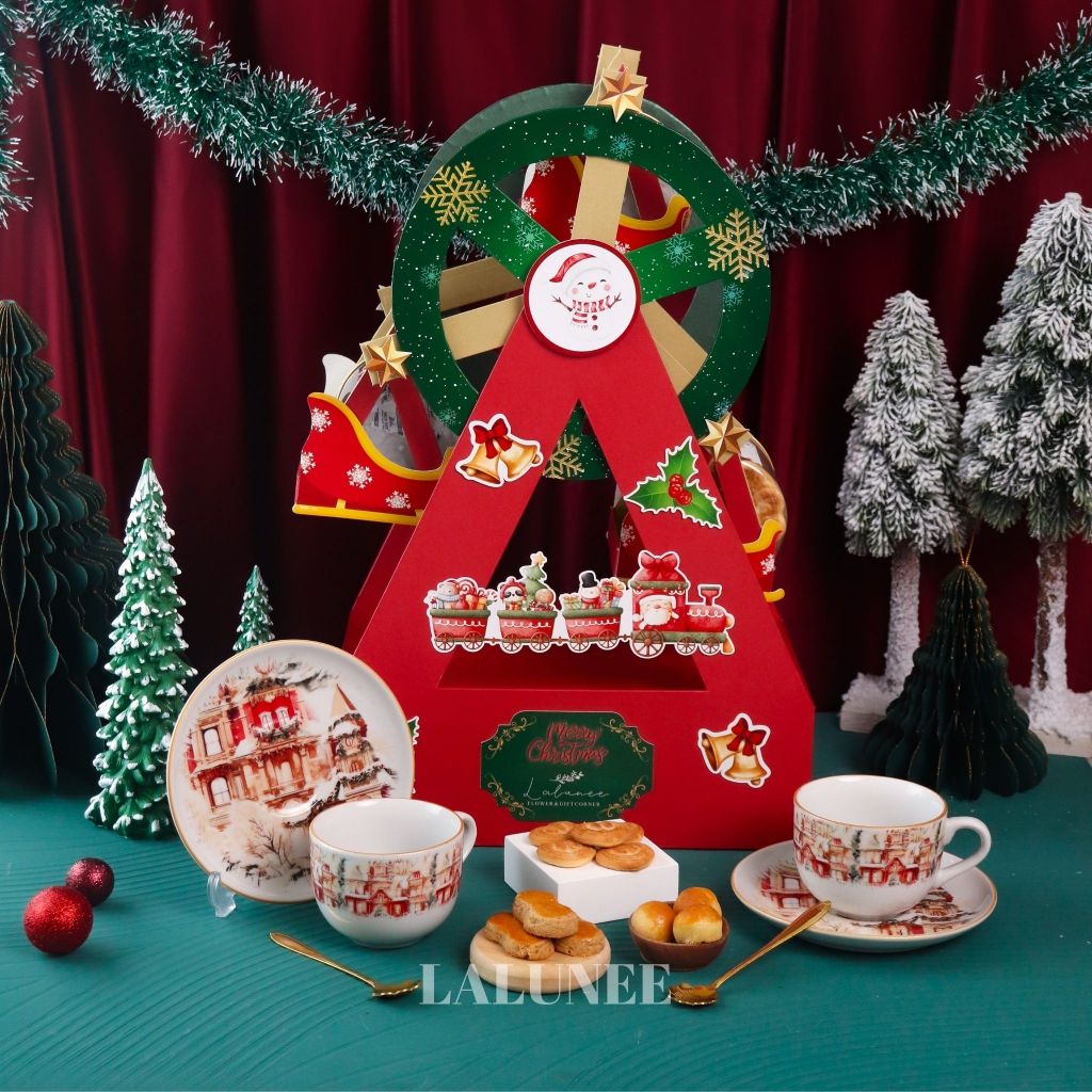 

Hampers Premium isi Cangkir Set Special Christmas dan Kue Kering Natal - Parsel Natal Unik