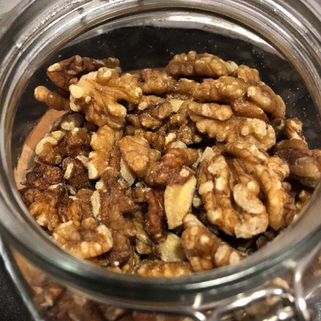 

Kacang Almond