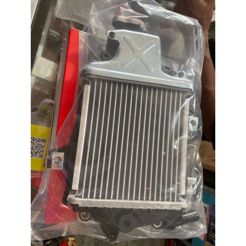 19100-kzr-600 Radiator vario 125 Mikuni
