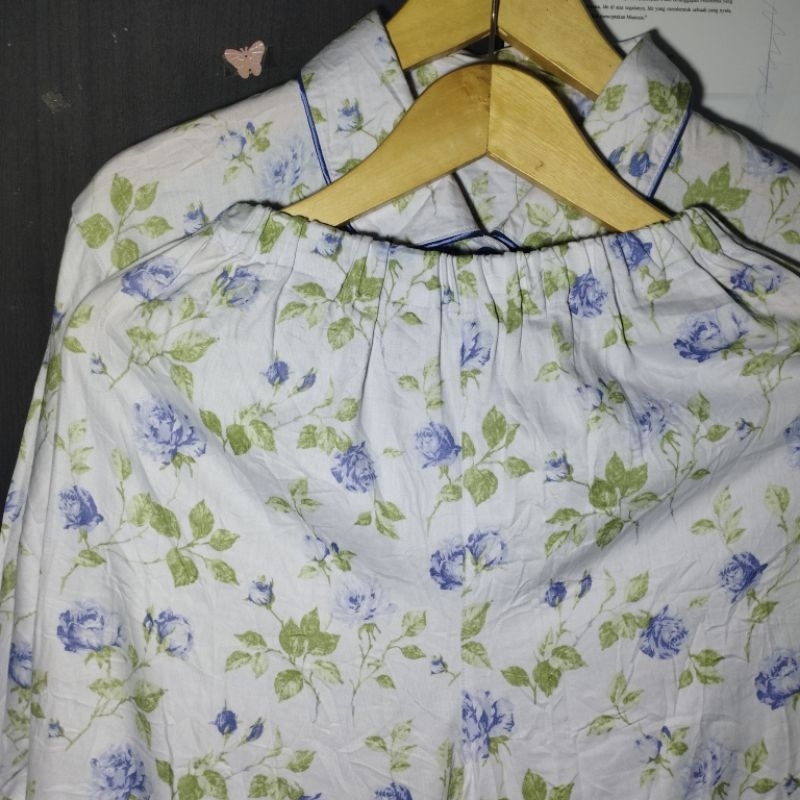 SET PIYAMA KATUN LAURA ASHLEY BUNGA KANCING EMBOS