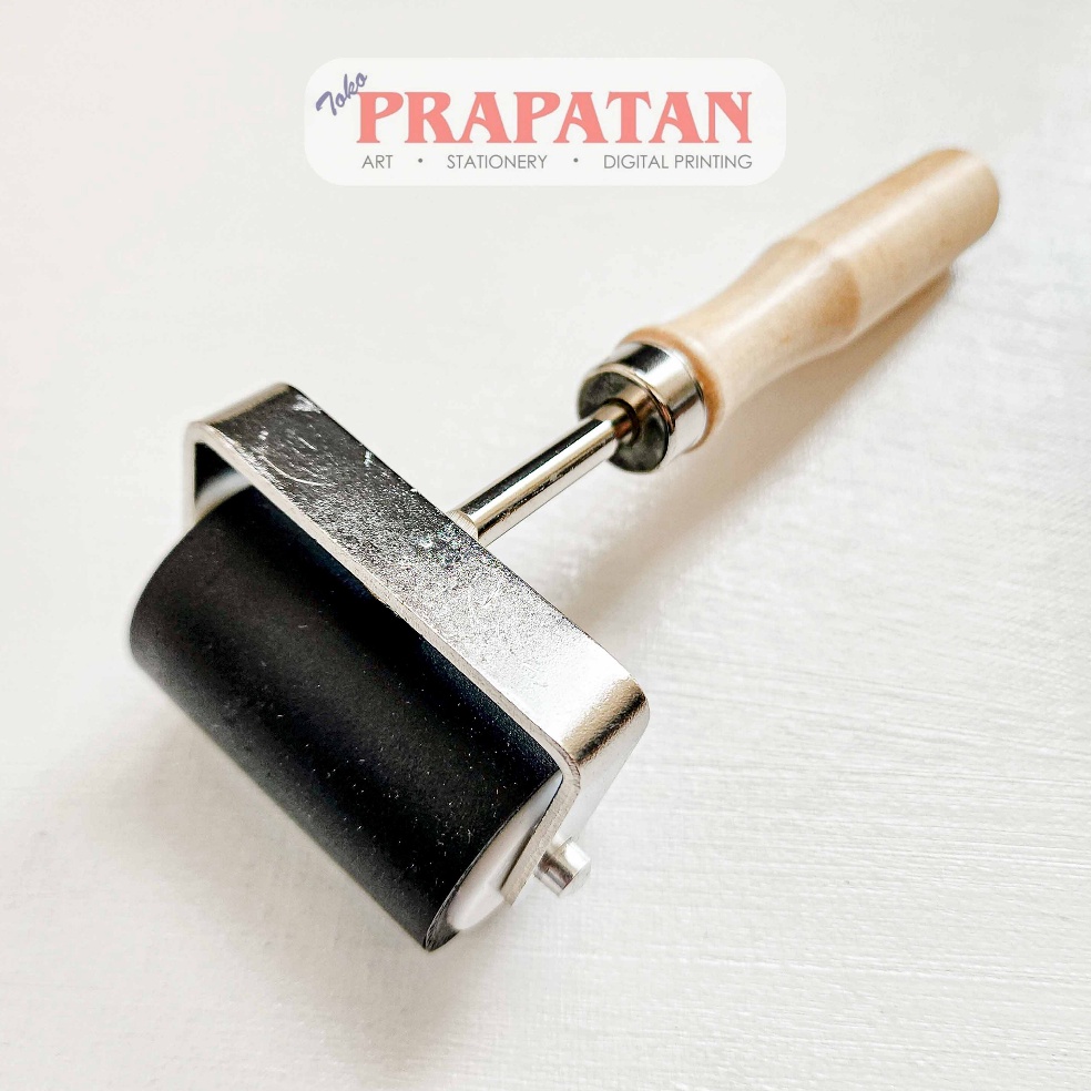 

KODE S66U Rubber Roll Besi 5cm Wood Handle 75 Roll Lino