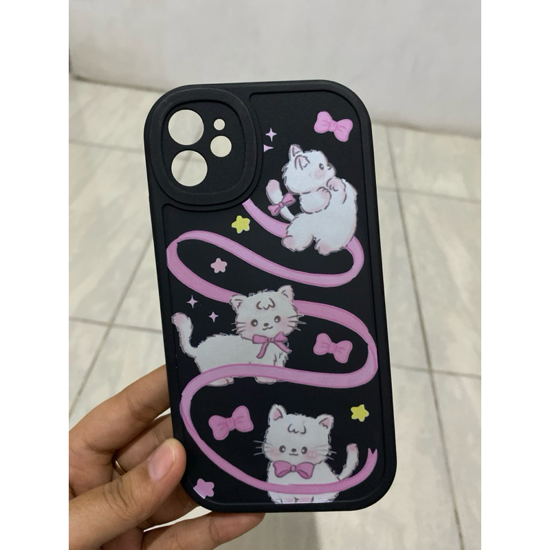 PRELOVED CASE IPHONE 11 KUCING PITA