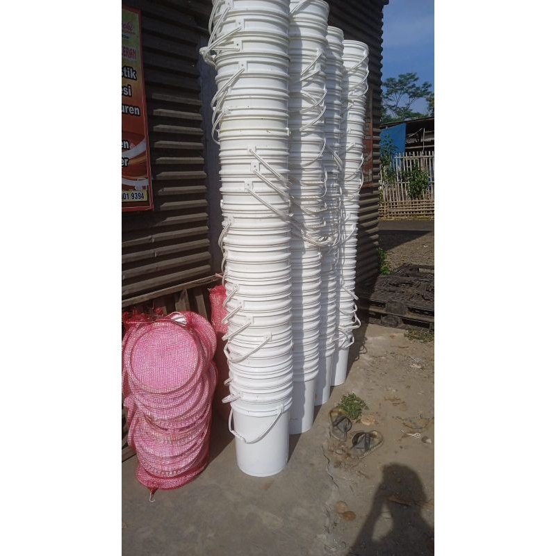 ember cat 25 liter/ ember sampah/ ember air/ ember pakan/ ember cet