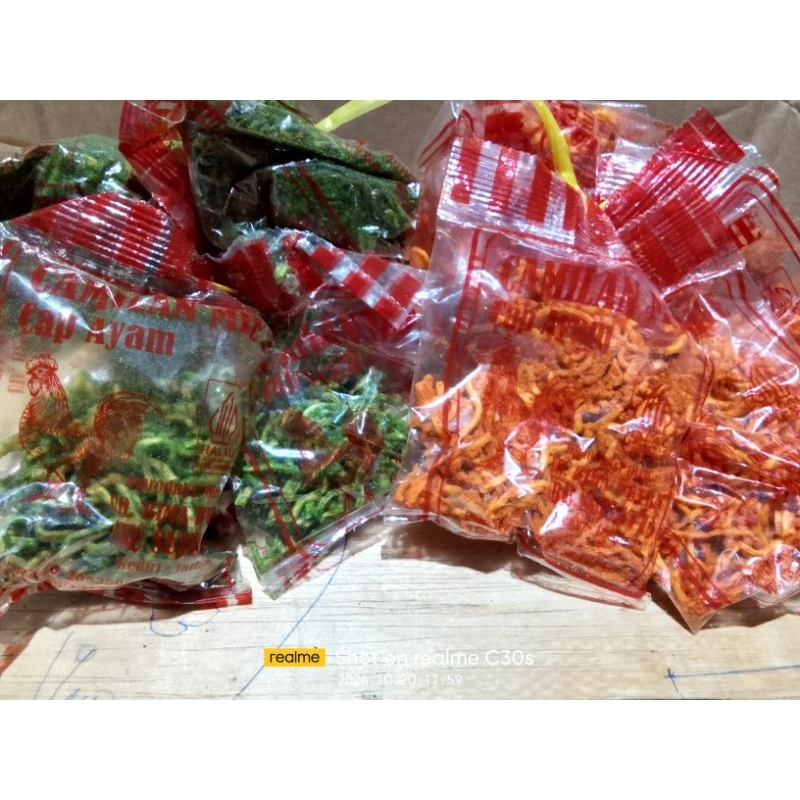

MIE PEDAS ombyok jajan sd /10pcs