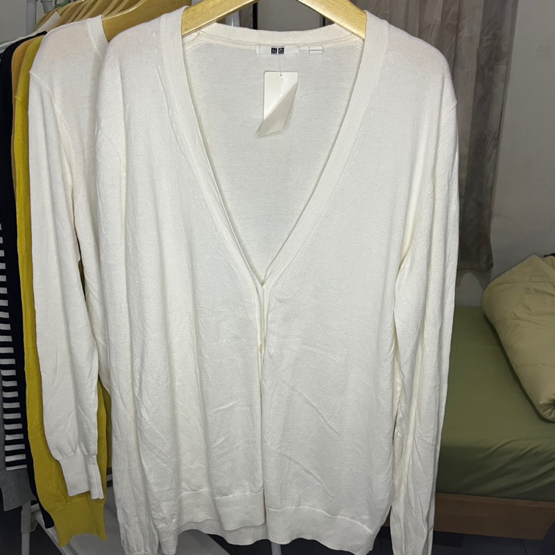 Cardigan Rajut Premium Uniqlo White
