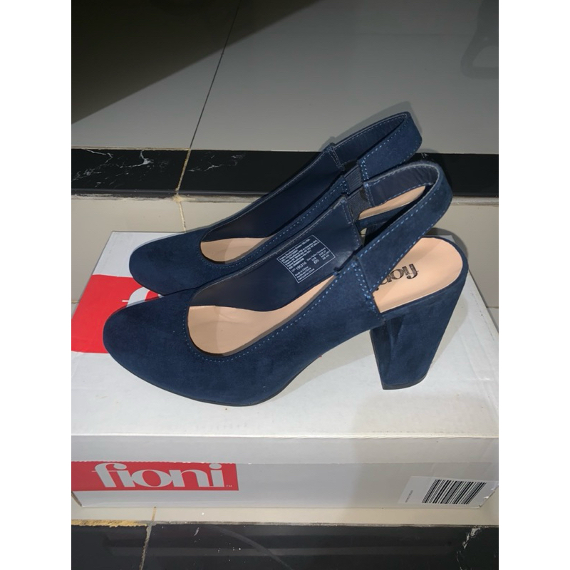 pump heels payless