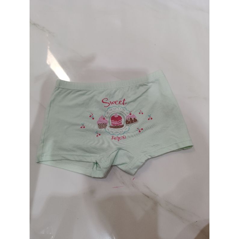 cd anak cewek size M