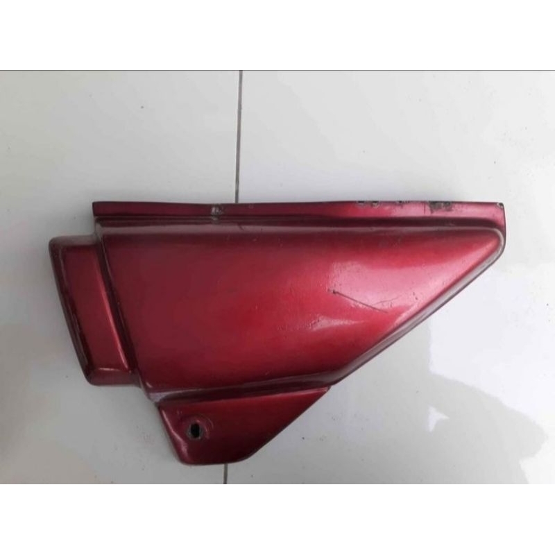 tempong tepong side cover tutup box aki samping kiri Honda CG110N CB100N original copotan utuh