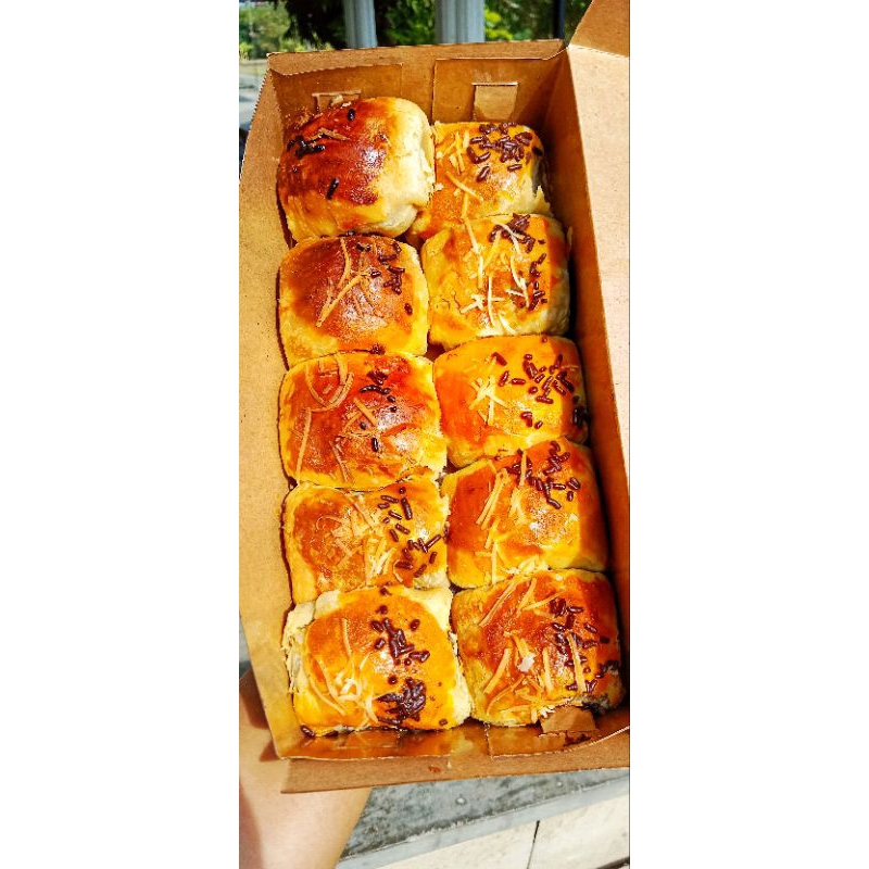 

bolen pisang isi 10 pcs