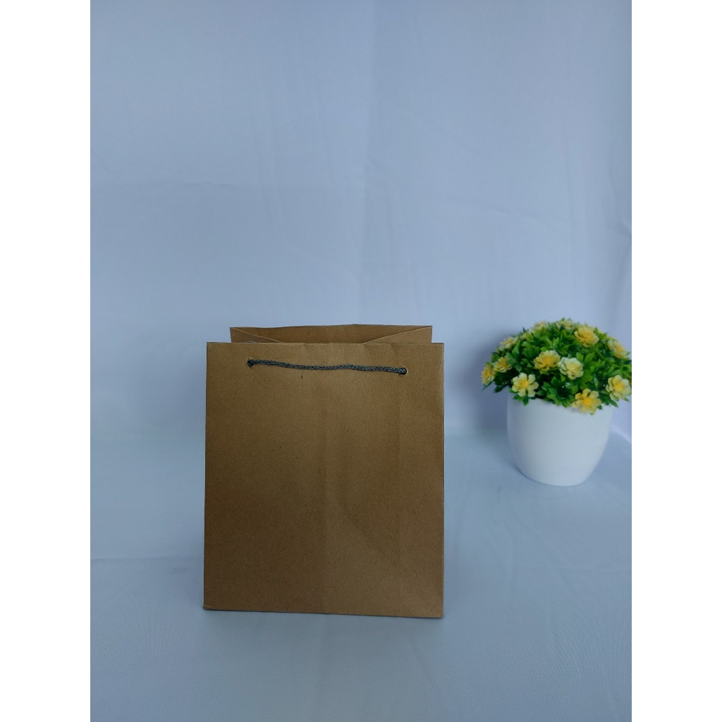 

Paper bag tas kertas coklat polos ukuran R5 1 pack isi 12 pcs
