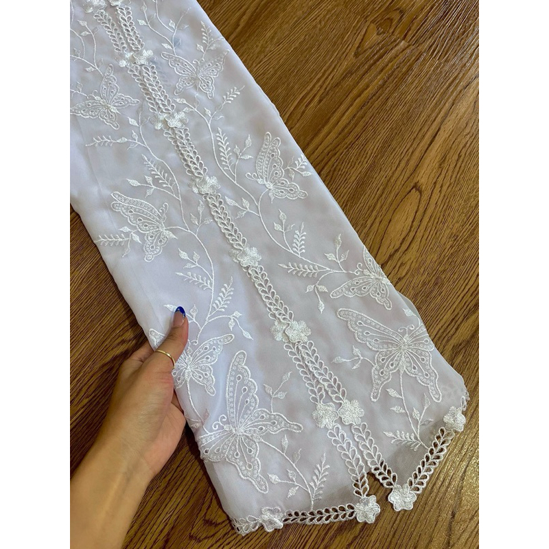 KAIN KEBAYA BORDIR PUTIH