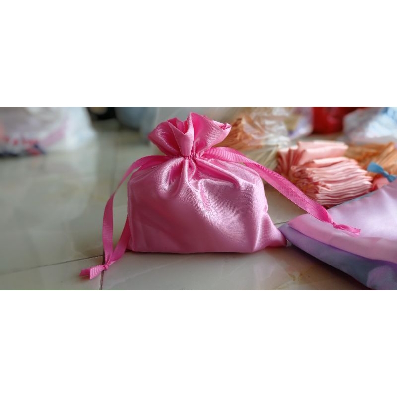 Pouch Satin Serut