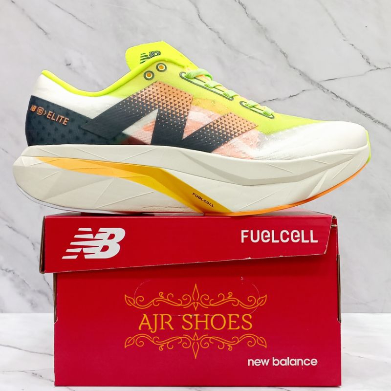 SEPATU NEW BALANCE FUELCELL SC ELITE V4