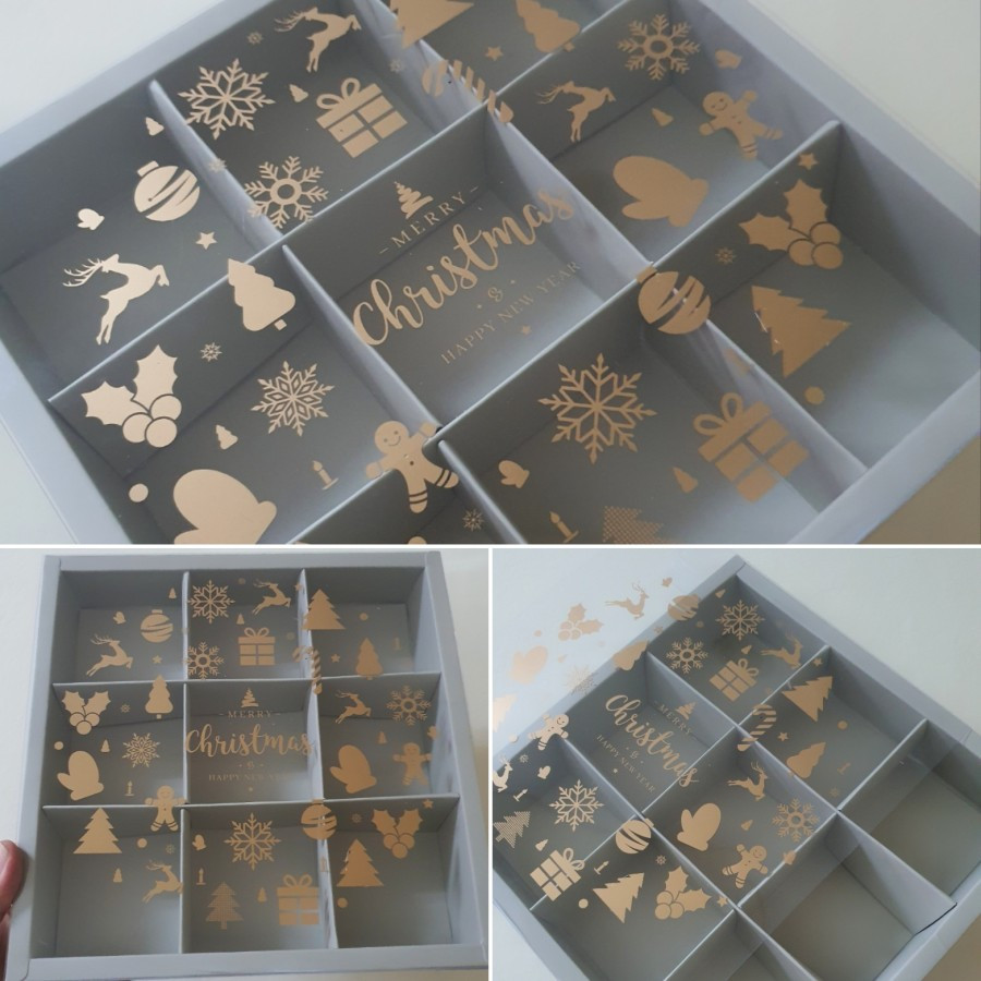 

1 Pack Isi 5 Pcs Dus Parcel Natal Mika Sekat 9 Box Motif Christmas Ukuran 7.3x7.3x4.5 cm