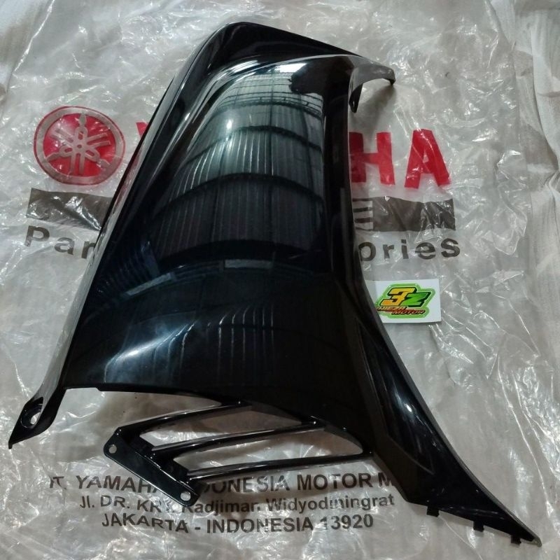 Legshield leksil sayap luar kanan jupiter mx new 50C hitam black mx P0 original ygp / 50C-F8312-00-P