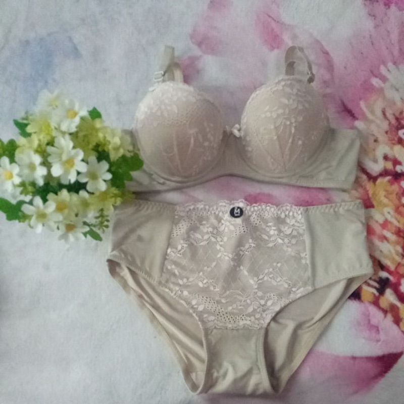 bra set celana dalam St. Yves sand size 34b panty M