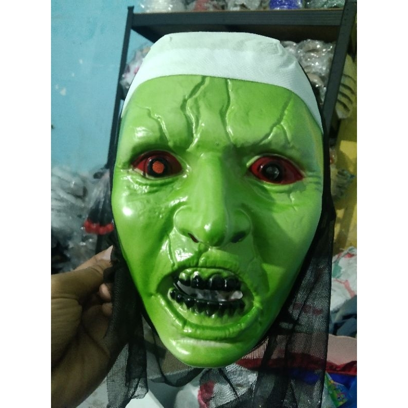 topeng halloween hantu ijo