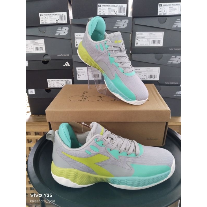 sepatu basket DIADORA KIRAL GREY