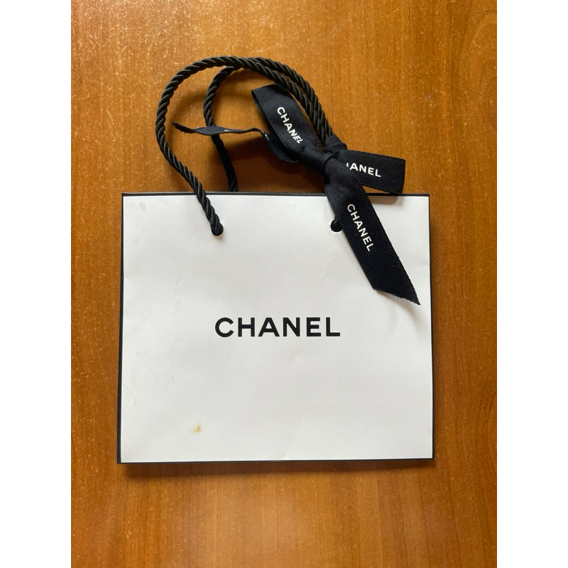 

(used) Paper Bag Branded dengan Pita