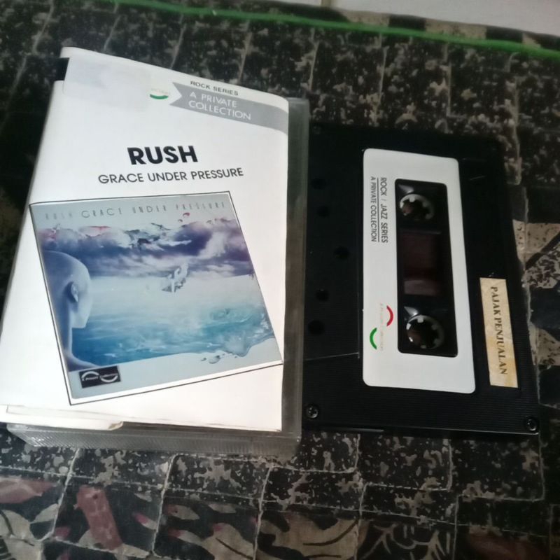 A PRIVATE COLLECTION RUSH KASET