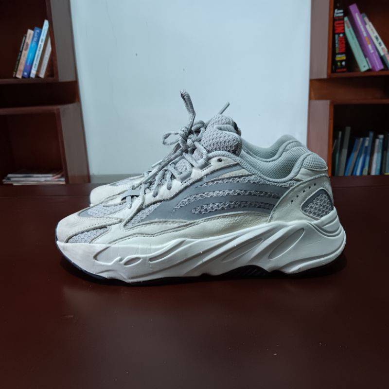 Adidas Yeezy 700 V2 Static  Sepatu Casual Unisex Second Original