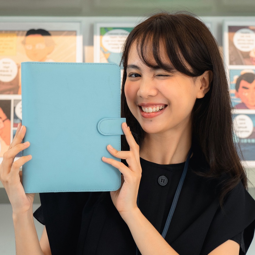 

Boom Flashee Binder A5 Polos Biru Muda Agenda Kulit Sintetis A5 Ring 2 Buku Catatan