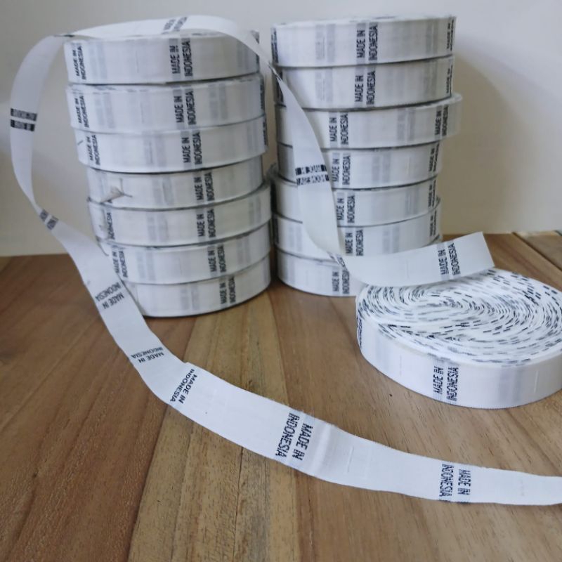 

Slip Label Made In Indonesia size 1.5 x 4.5cm isi 600pcs harga 30.000 penggunaan dilipat 2