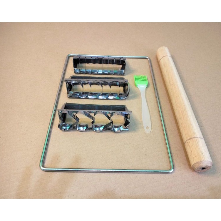 Garansi Murah  Murah cetakan kue kering 3  cetakan kue kastanggel  bingkai perata adonan kue  rolpin