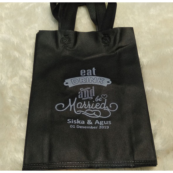 

Souvenir Totebag Tas Spunbond Tas Tenteng Lipat Goodie Bag 12 pcs