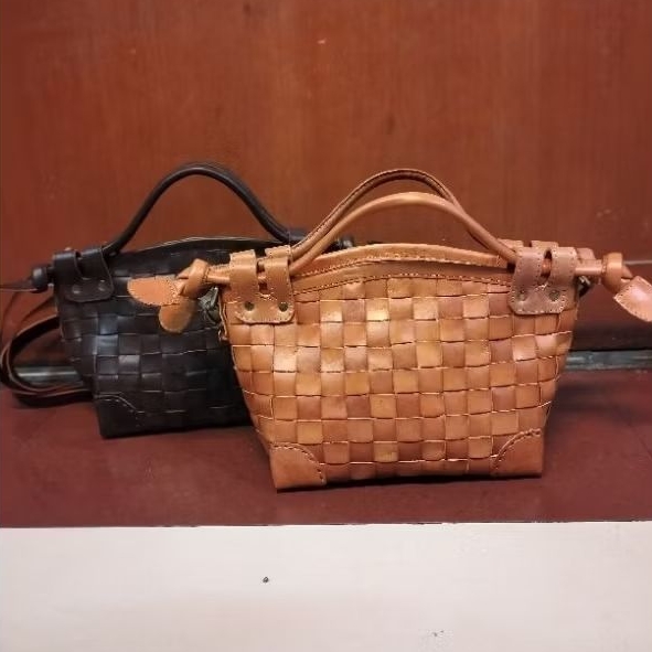 Tas handle lengkung anyam kulit sapi asli jogja