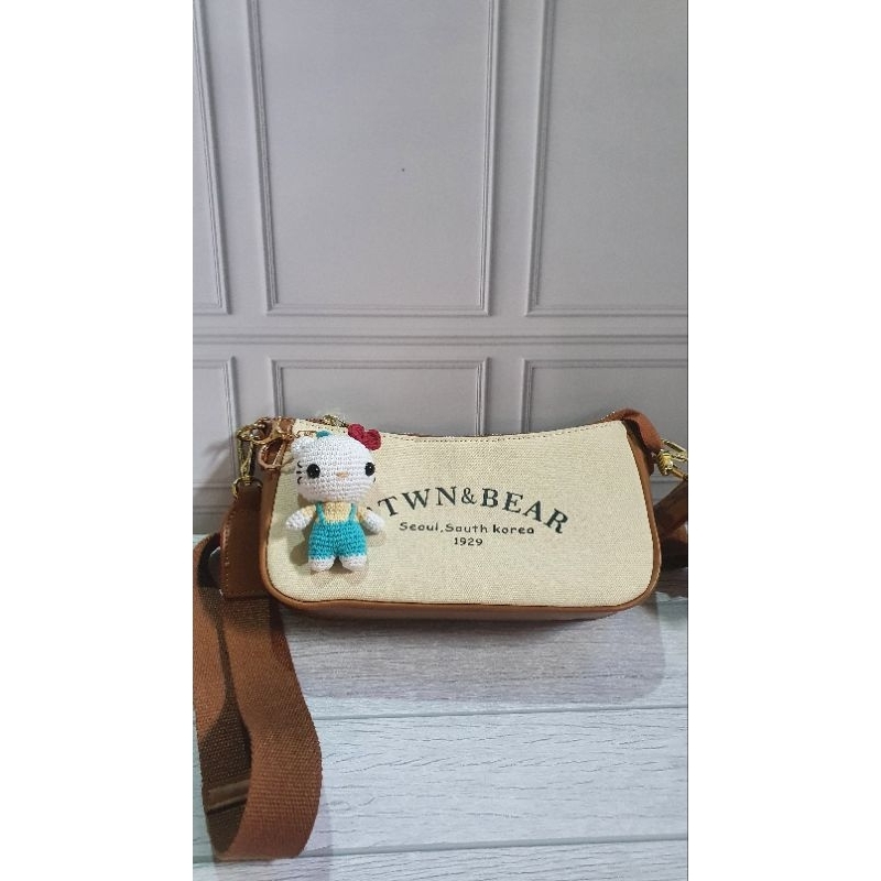 Gantungan Kunci Hello Kitty Boneka Rajut/ Hello Kitty Keychain/ Hello Kitty Bagcharm/ Hello Kitty Am