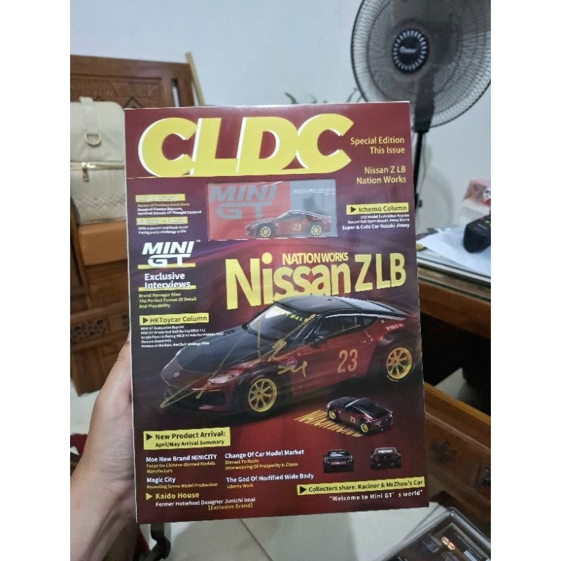 Mini GT GLDC Nissan Z LB