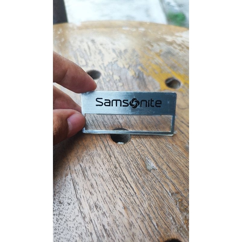 

Name Tag Plat Stainless Magnetic Custom + Akrilik Nama (Mudah diubah)