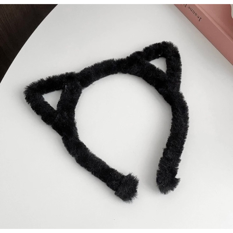 Bando kucing warna hitam bulu halus